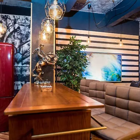 King Lux - Top Location - Massage - Garden! Apartament